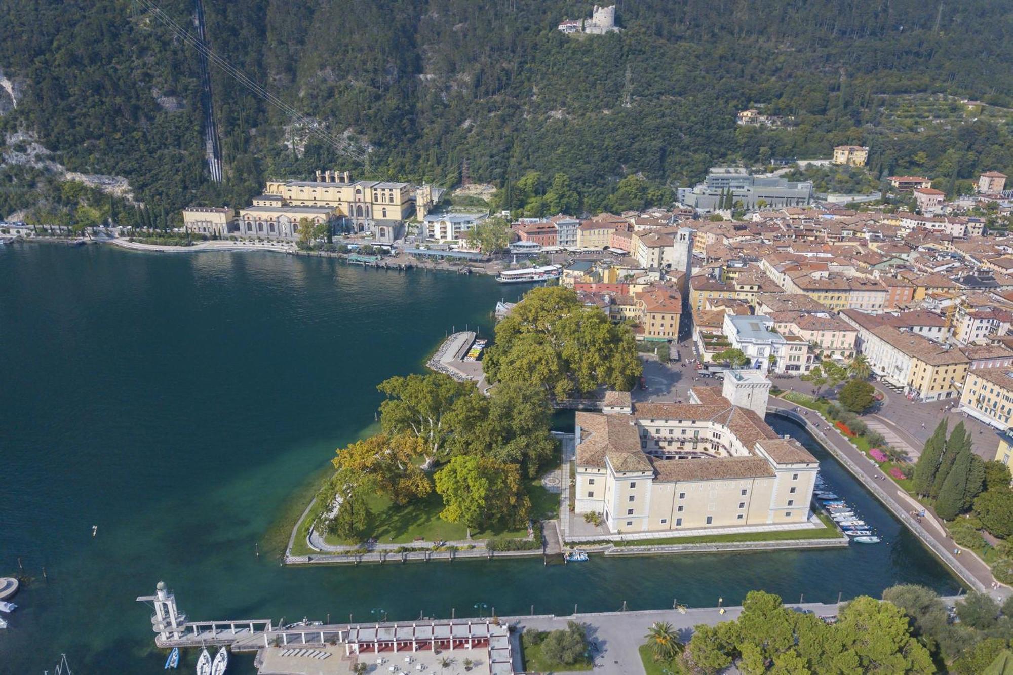 Casa Azzurra 150Mt From Lake - Happy Rentals Riva del Garda Dış mekan fotoğraf